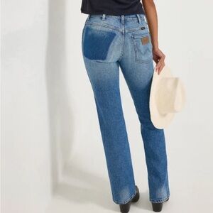 Wrangler Women's Wrancher Shadow Pocket Jean, Dirty Denim 30x31 EUC